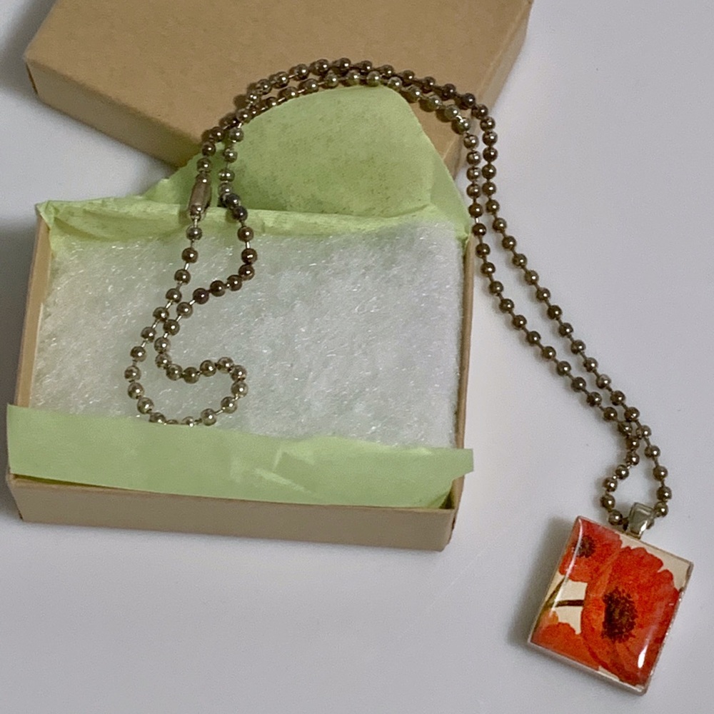 NIB RECYCLED Artisan Scrabble necklace - poppy -R